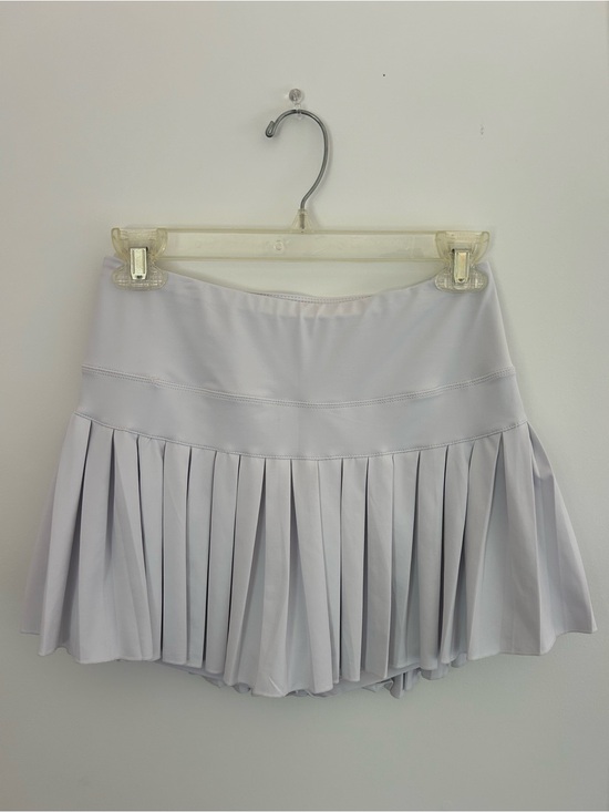 Gold Hinge Dresses & Skirts - Gold Hinge White Pleated Athletic Skirt — Size Medium — Tennis & Golf